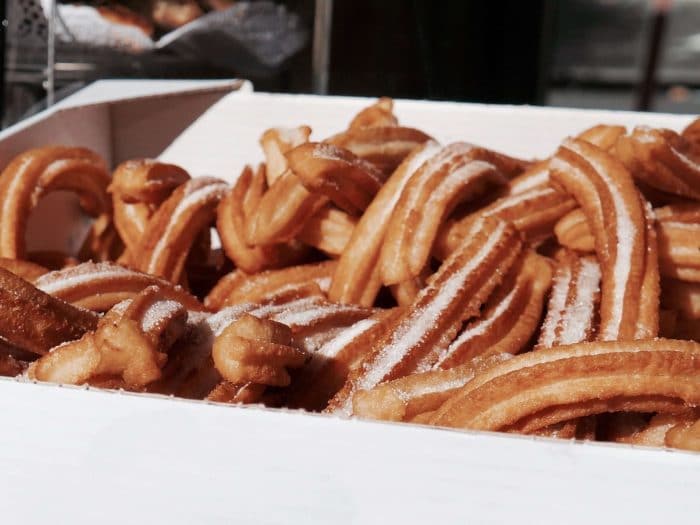 Spaanse churros met kaneel