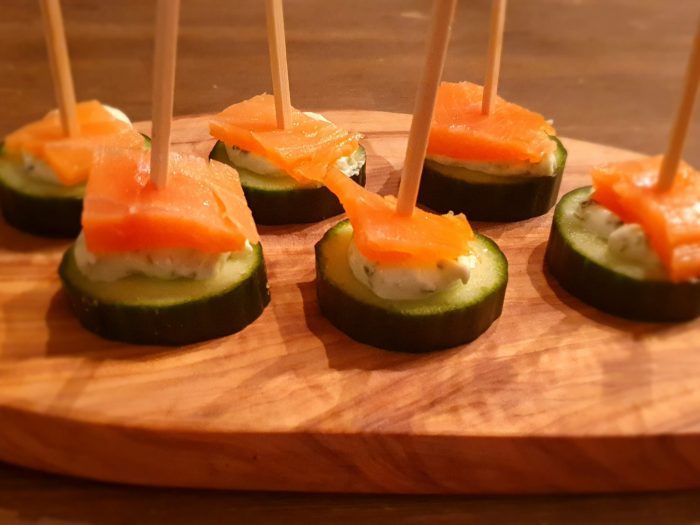 Roomkaas komkommer & zalm hapje