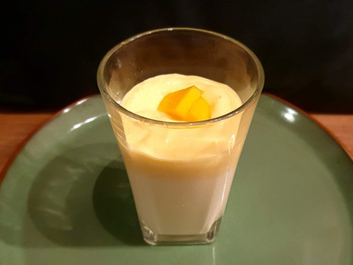 Panna Cotta met mango saus