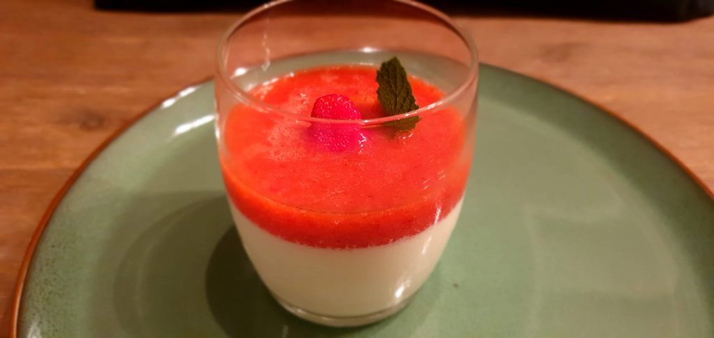 panna cotta aardbei