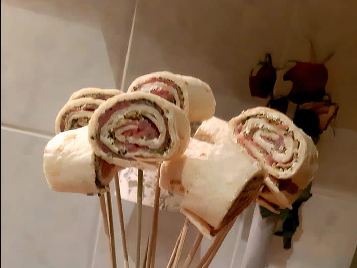 Wrap met carpaccio en pesto