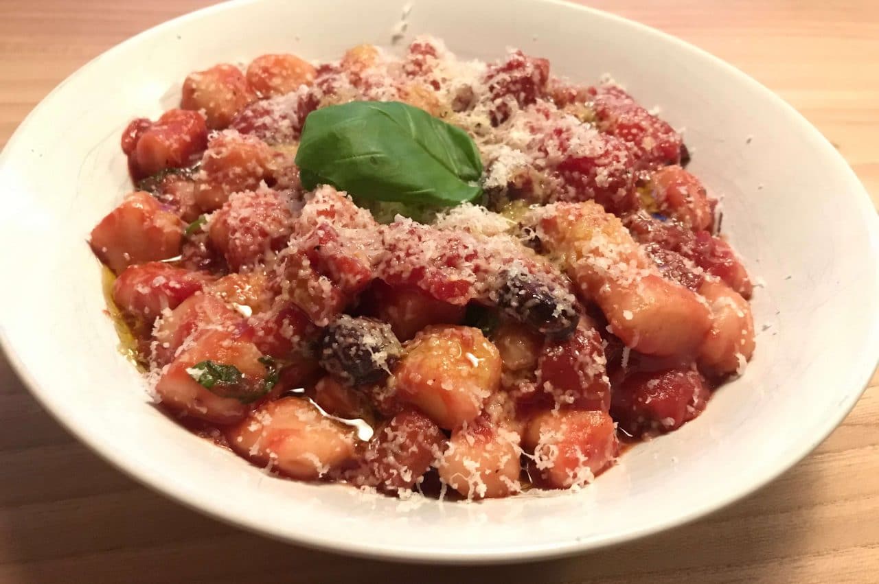 Gnocchi di patata met tomatensaus en Parmezaanse kaas