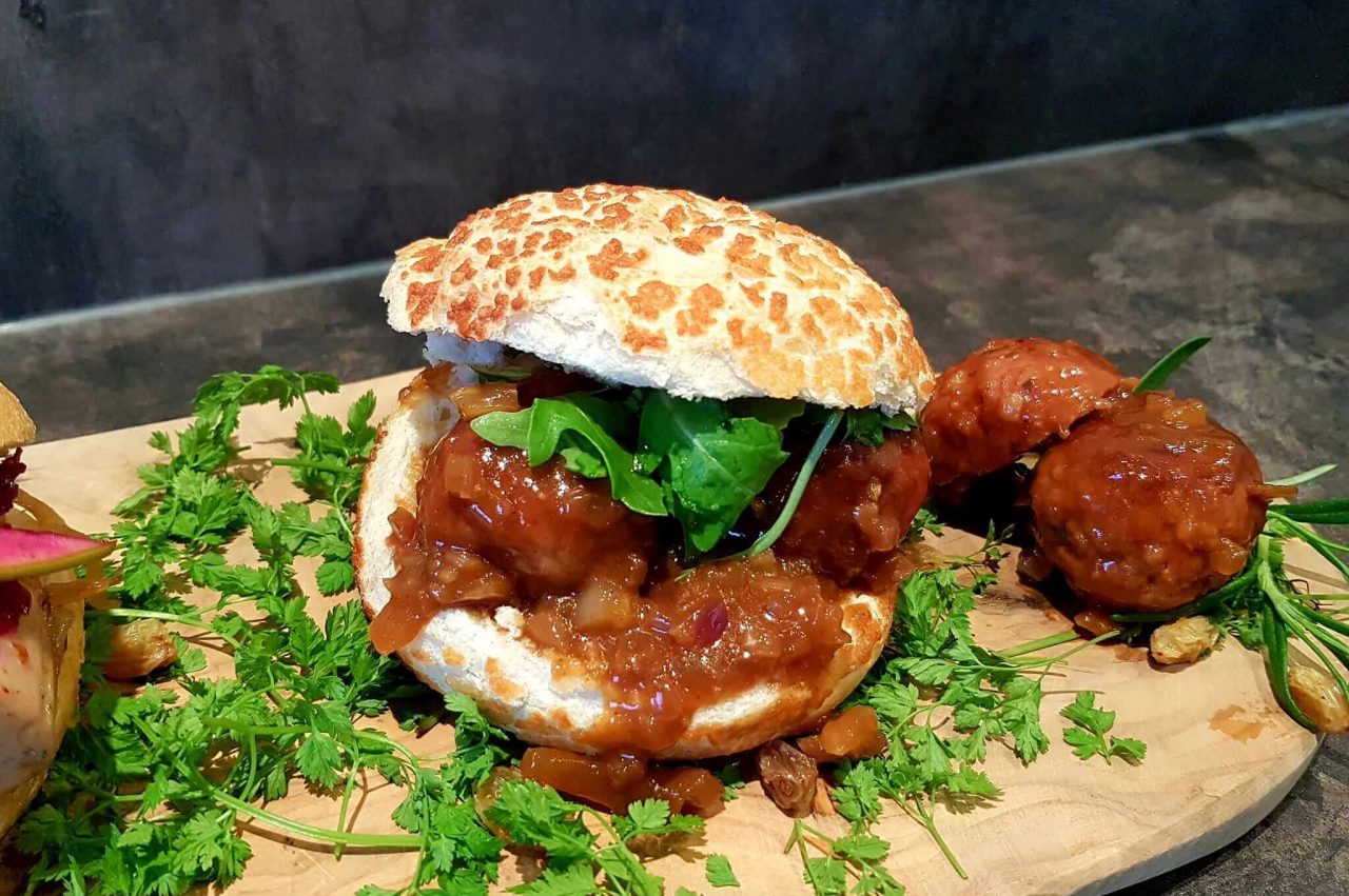 Tijgerpistolet met gebaktballetjes en bbq saus