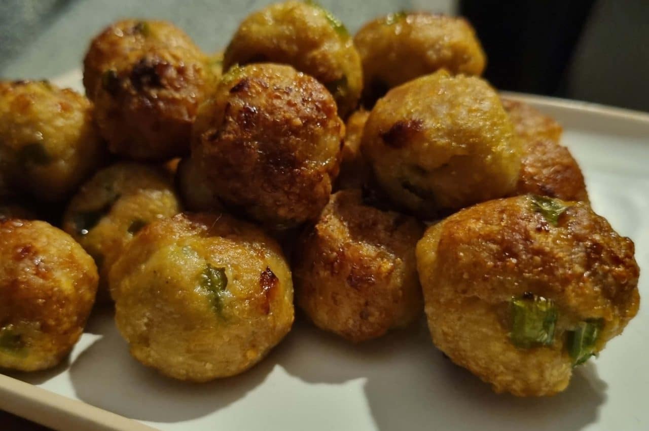 Jalapeños kipballetjes met parmezaanse kaas